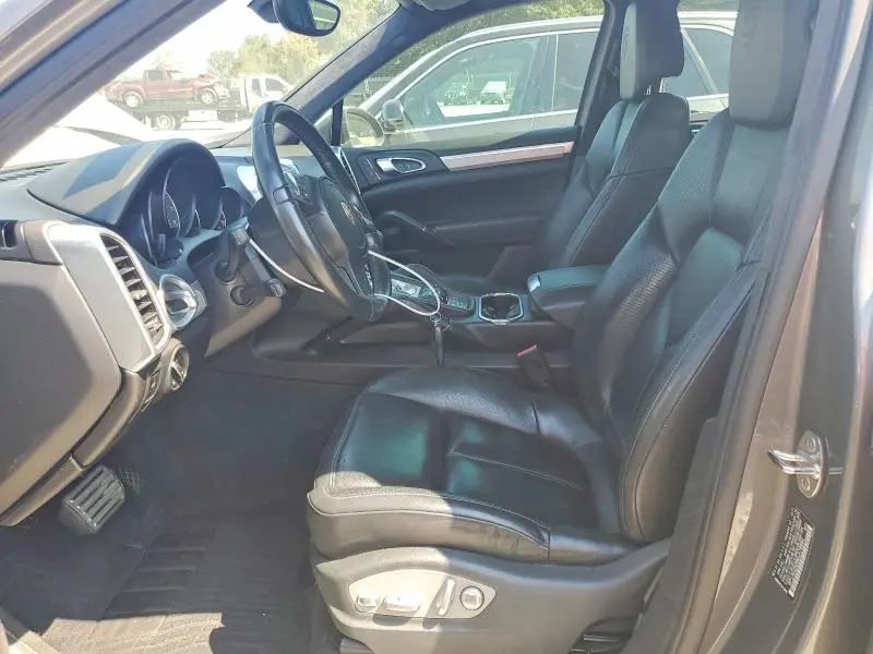 2014 PORSCHE CAYENNE GTS  