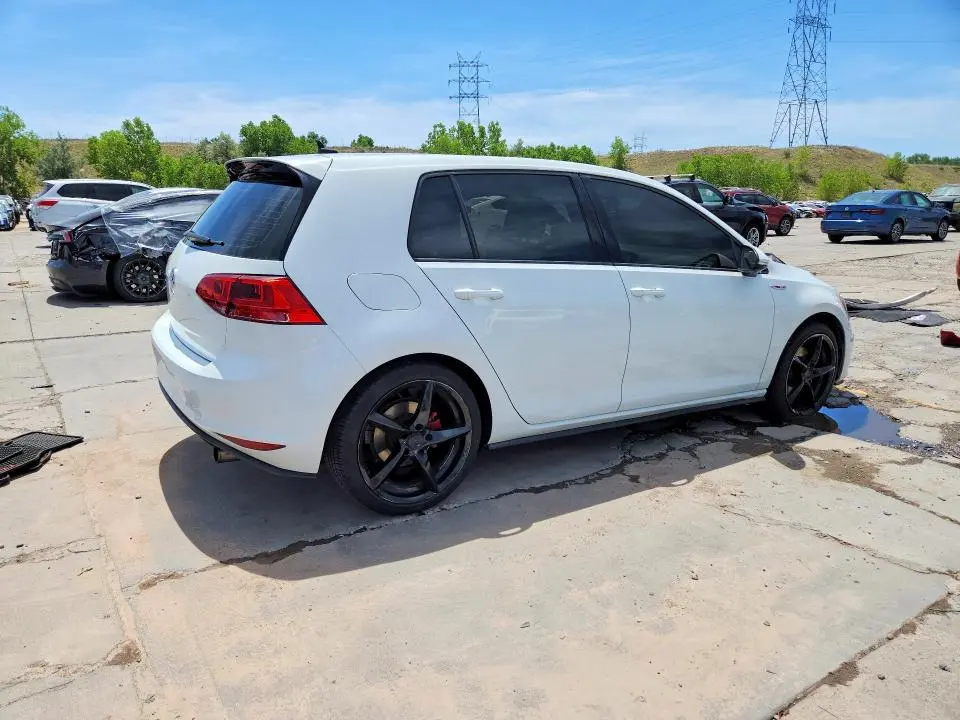 2015 VOLKSWAGEN GTI   