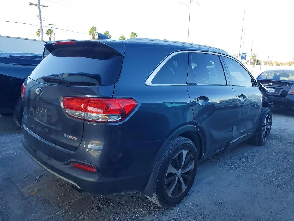 2017 KIA SORENTO EX  