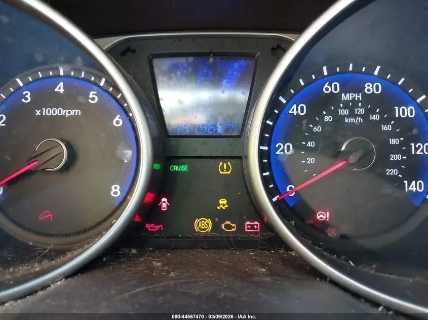 2015 HYUNDAI TUCSON SE