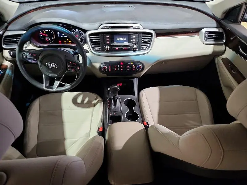 2017 KIA SORENTO LX V6  