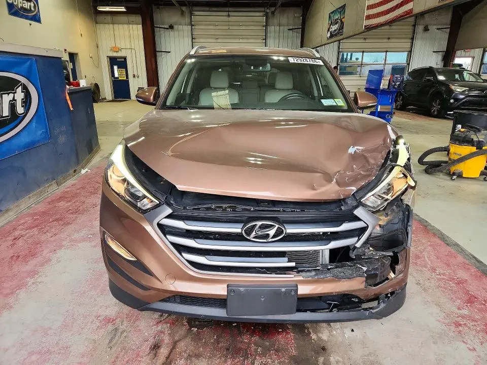 2017 HYUNDAI TUCSON SE PLUS  