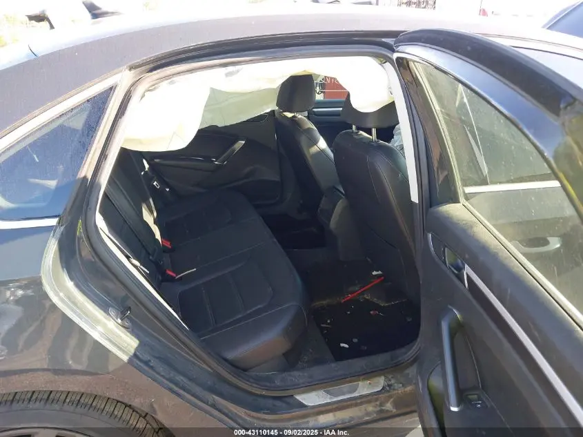 2017 VOLKSWAGEN PASSAT 1.8T R-LINE