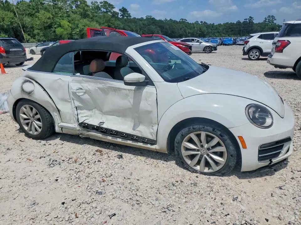 2017 VOLKSWAGEN BEETLE S/SE  