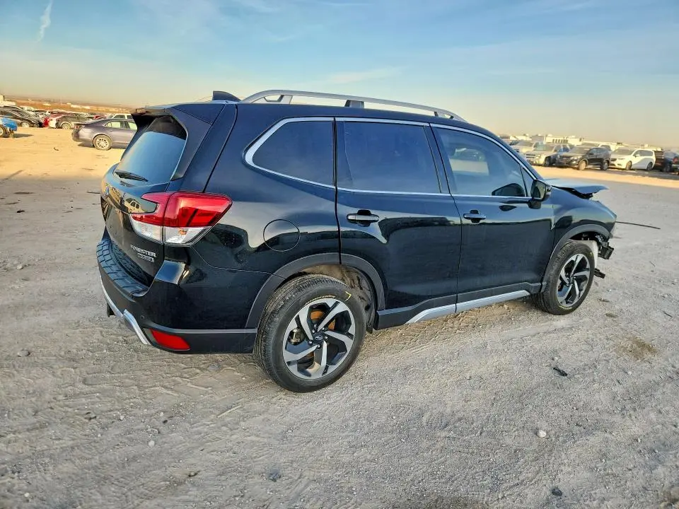2023 SUBARU FORESTER TOURING  