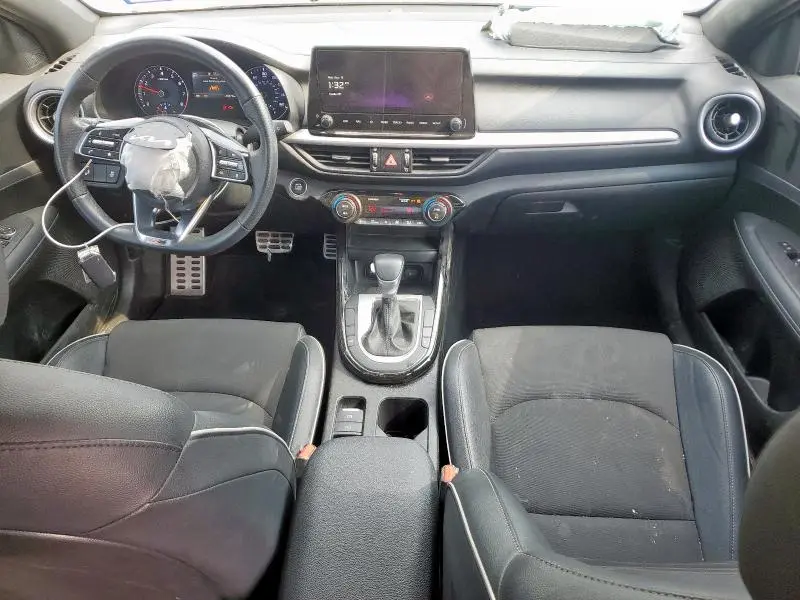 2024 KIA FORTE GT LINE  