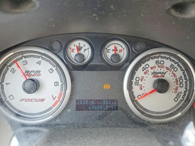 2010 FORD FOCUS SE  