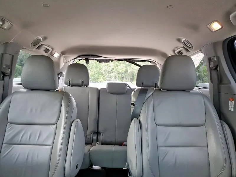 2016 TOYOTA SIENNA XLE  
