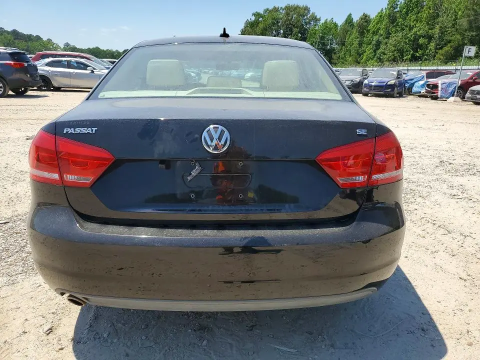 2013 VOLKSWAGEN PASSAT SE  