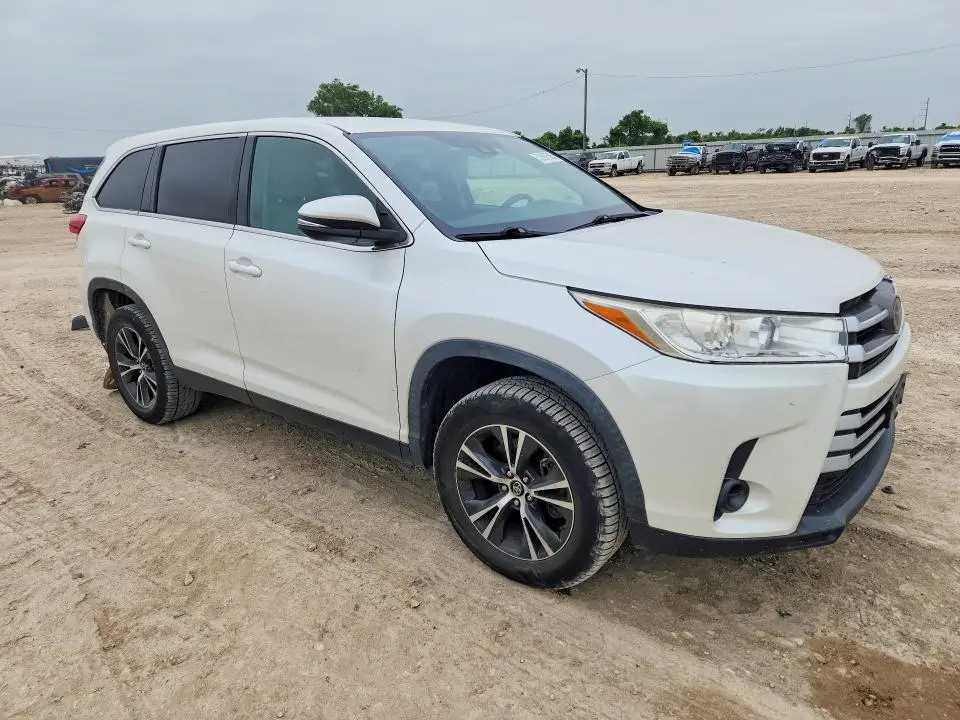 2019 TOYOTA HIGHLANDER LE  