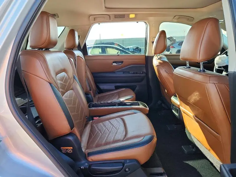 2022 NISSAN PATHFINDER PLATINUM  