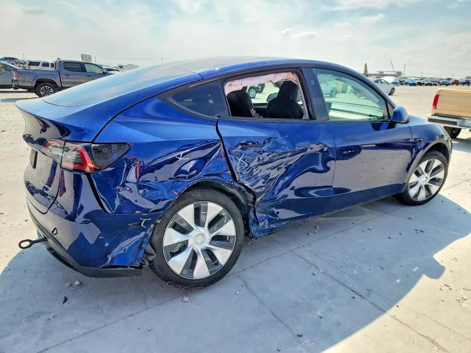 2024 TESLA MODEL Y   