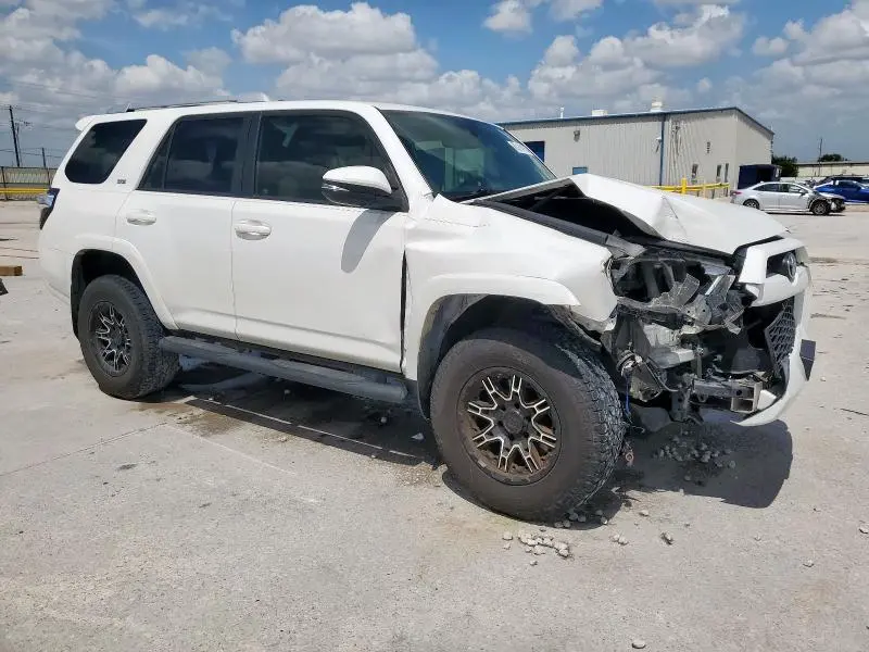 2018 TOYOTA 4RUNNER SR5/SR5 PREMIUM  