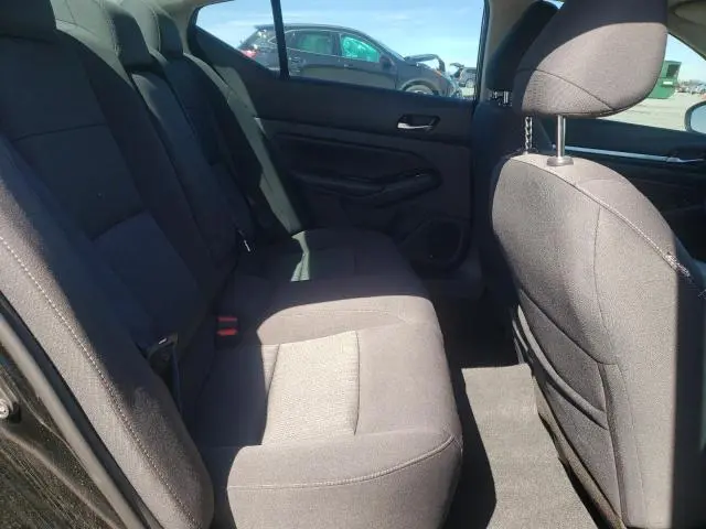 2022 NISSAN ALTIMA SV  