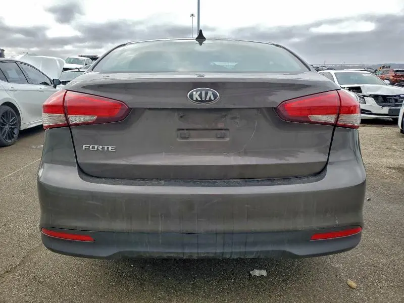 2018 KIA FORTE LX  