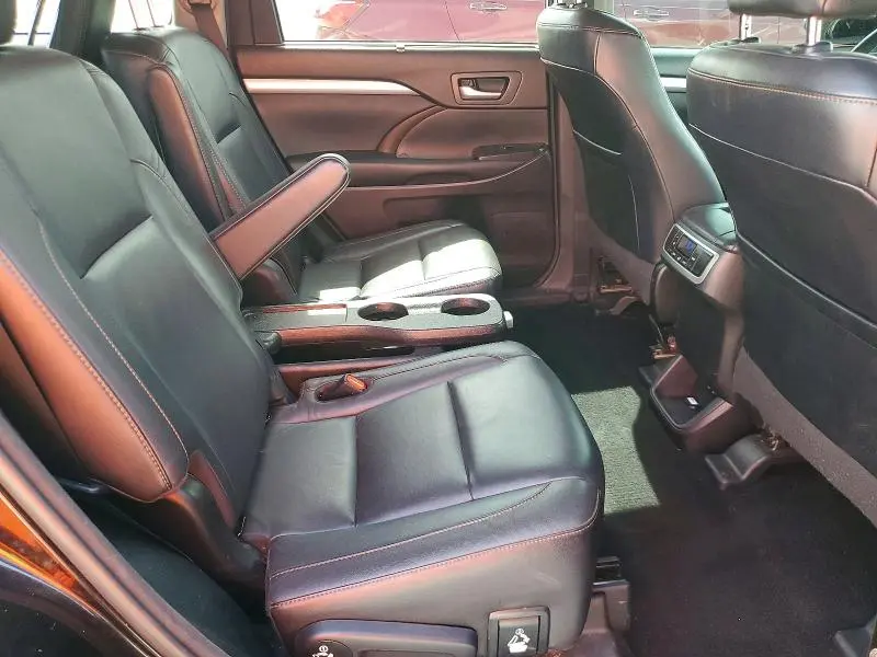 2017 TOYOTA HIGHLANDER XLE  