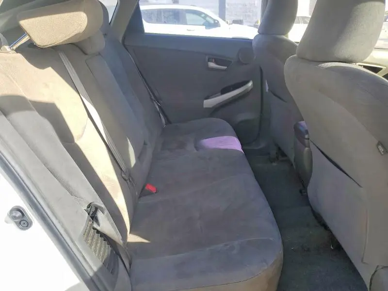 2010 TOYOTA PRIUS III  