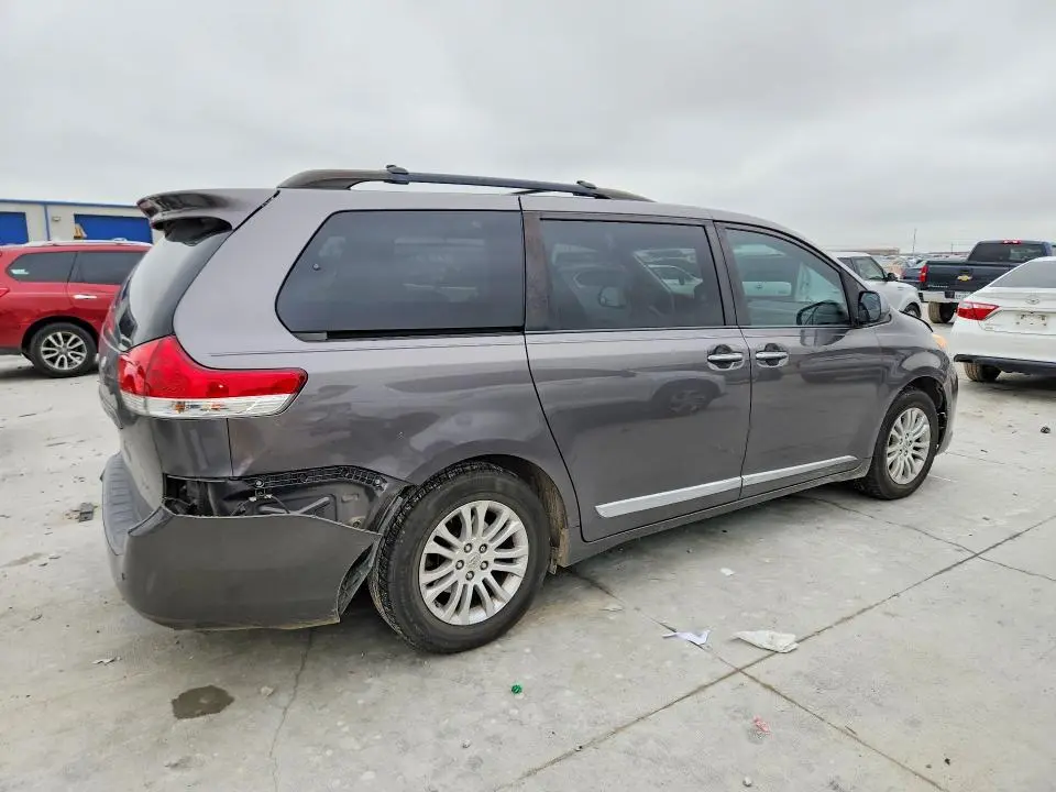 2012 TOYOTA SIENNA XLE 8-PASSENGER  