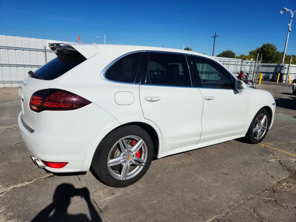 2012 PORSCHE CAYENNE TURBO  