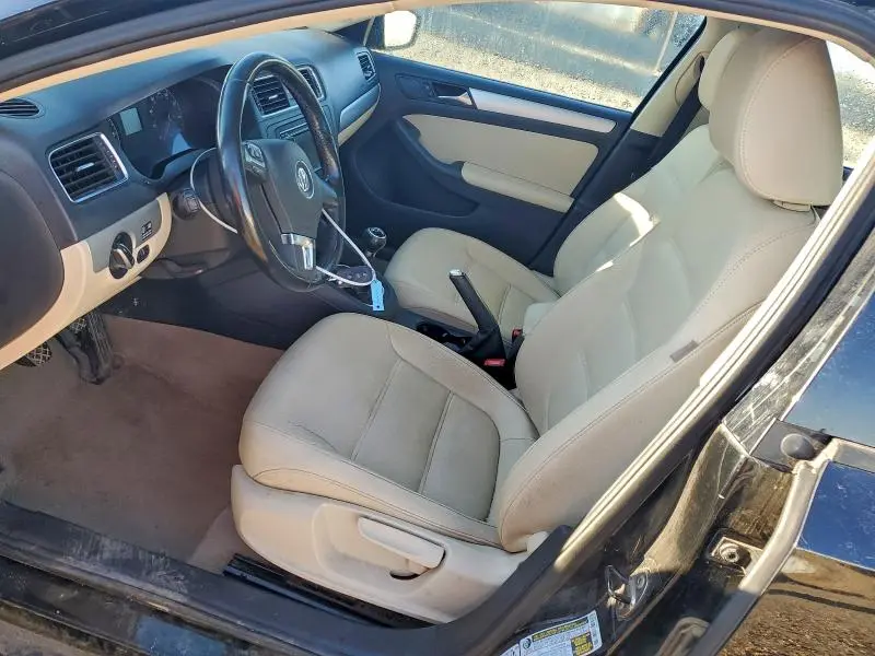 2011 VOLKSWAGEN JETTA TDI  