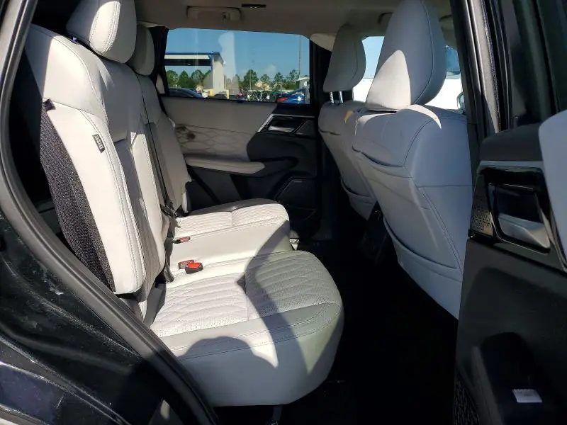 2025 MITSUBISHI OUTLANDER SEL  