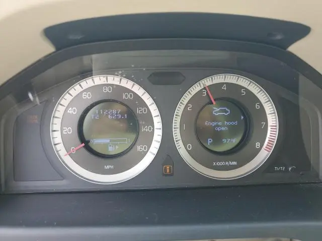 2011 VOLVO XC70 3.2  