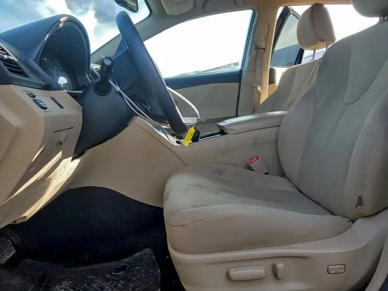 2013 TOYOTA VENZA LE  