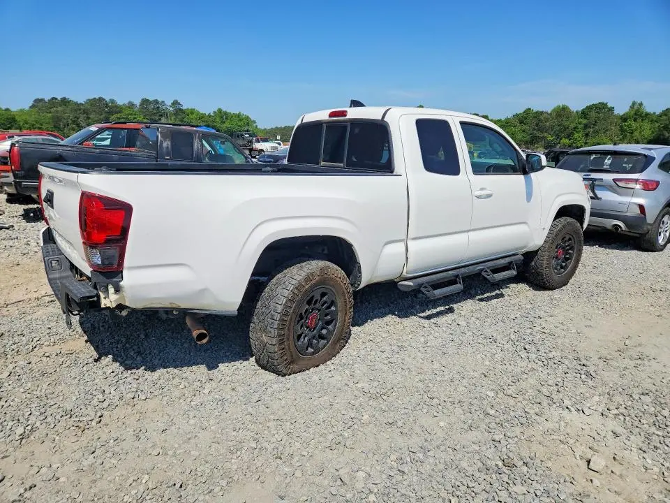 2022 TOYOTA TACOMA SR  