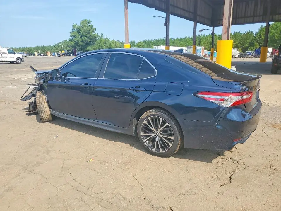 2019 TOYOTA CAMRY SE  