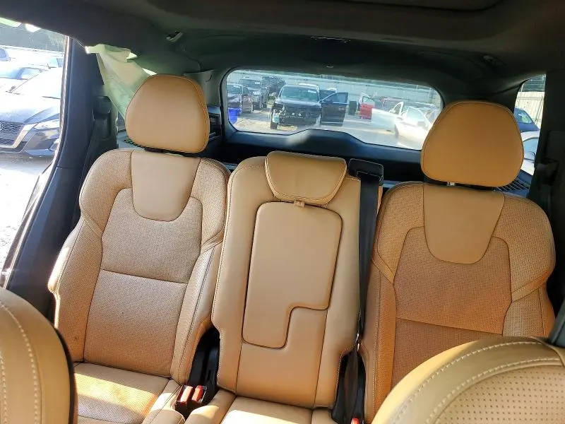 2018 VOLVO XC90 T6  