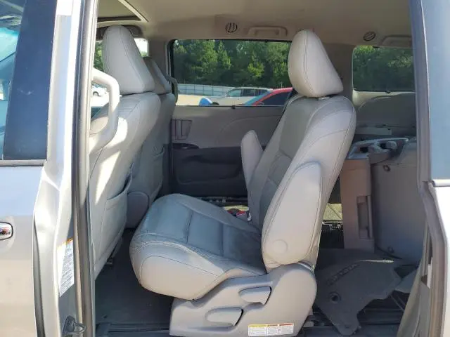 2015 TOYOTA SIENNA XLE  