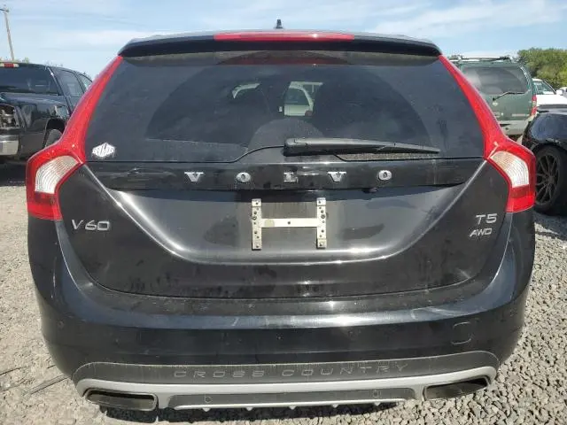 2016 VOLVO V60 CROSS COUNTRY PREMIER  