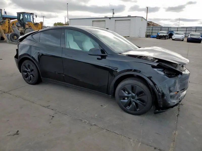 2025 TESLA MODEL Y 