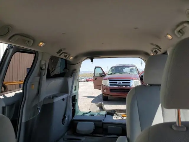 2012 TOYOTA SIENNA   