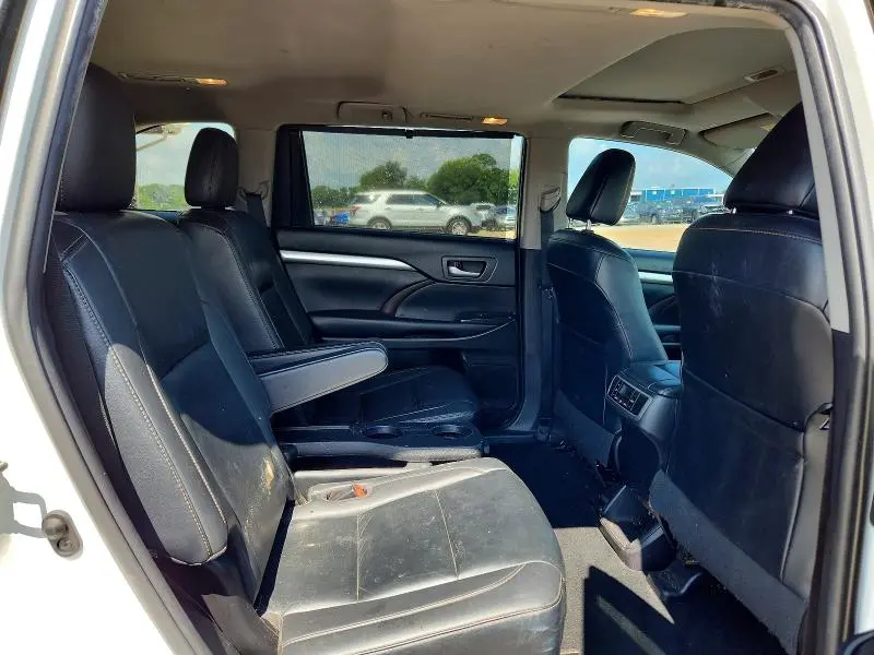 2019 TOYOTA HIGHLANDER XLE  
