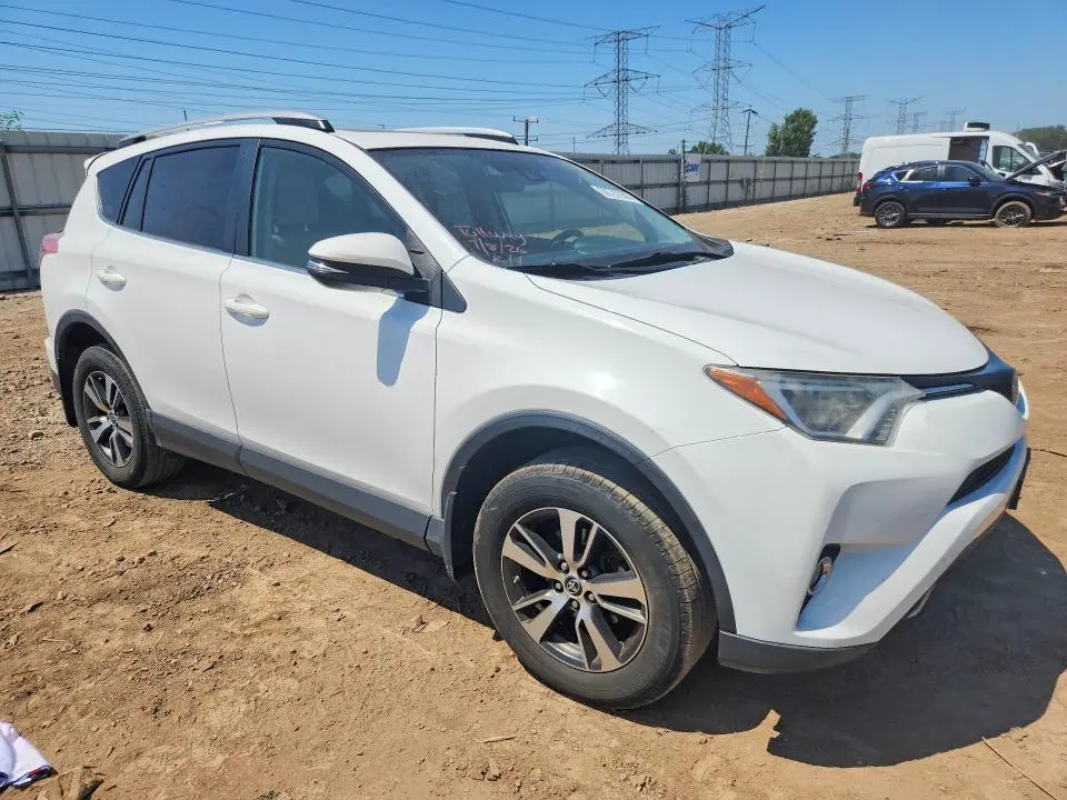 2017 TOYOTA RAV4 XLE  