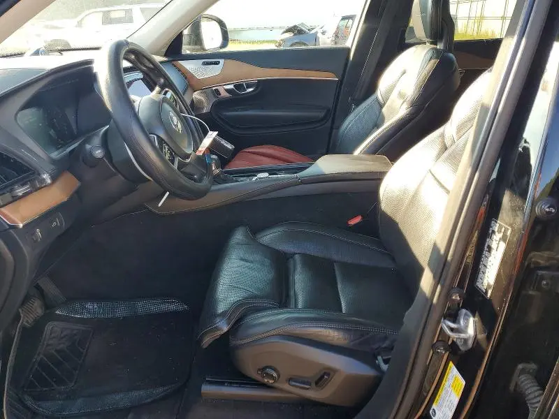 2016 VOLVO XC90 T6  