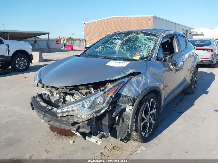 2019 TOYOTA C-HR XLE