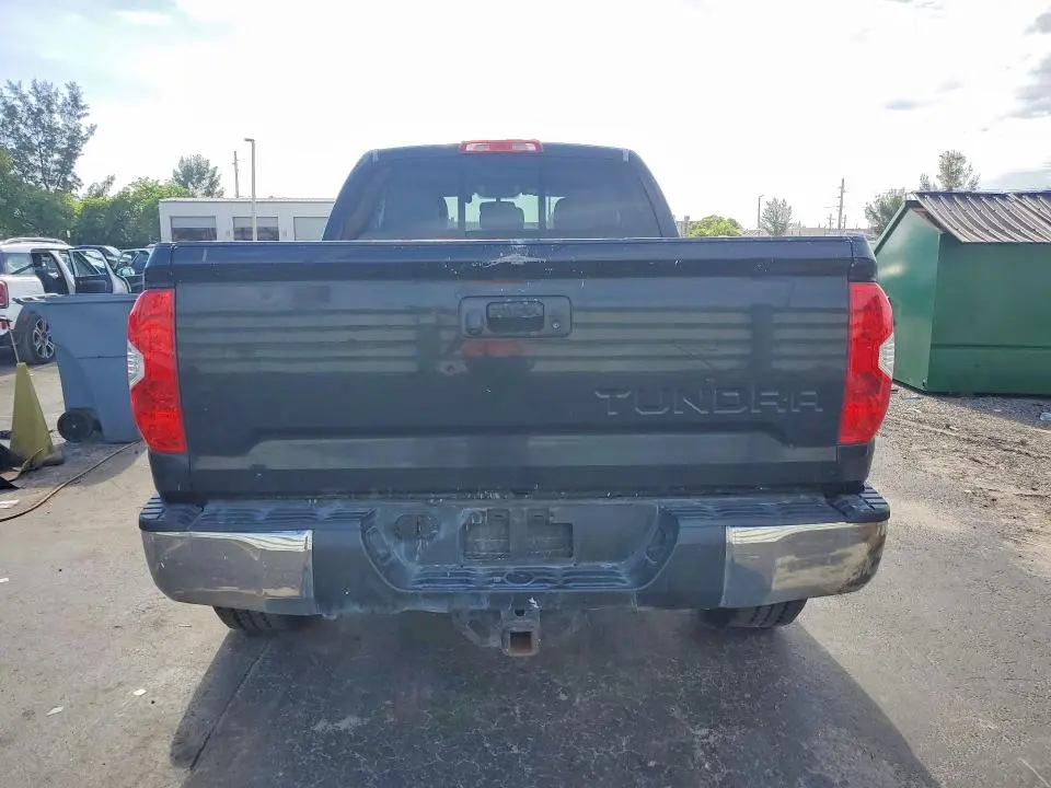 2015 TOYOTA TUNDRA SR5  