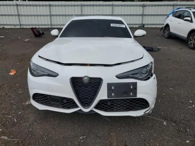 2022 ALFA ROMEO GIULIA
