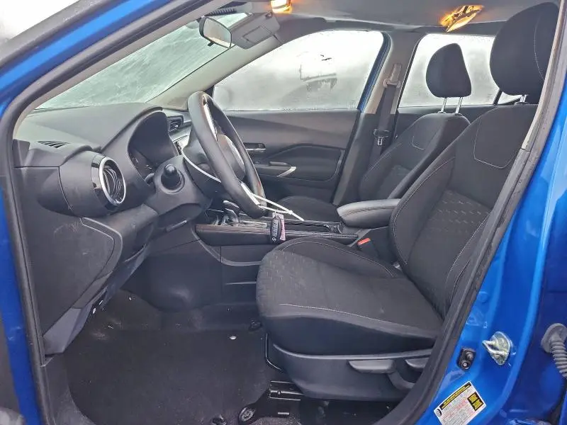 2022 NISSAN KICKS SV  