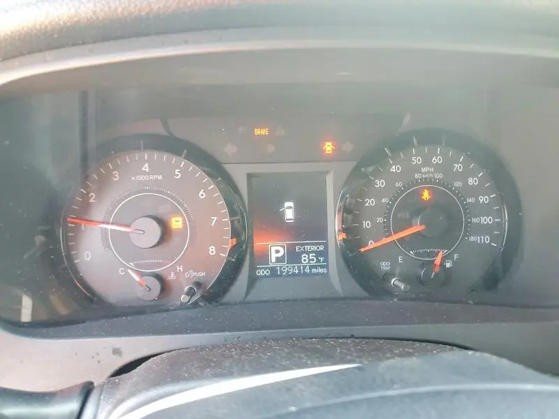 2017 TOYOTA SIENNA LE  