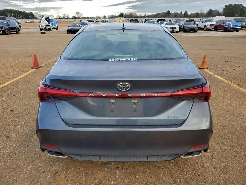 2022 TOYOTA AVALON XLE  
