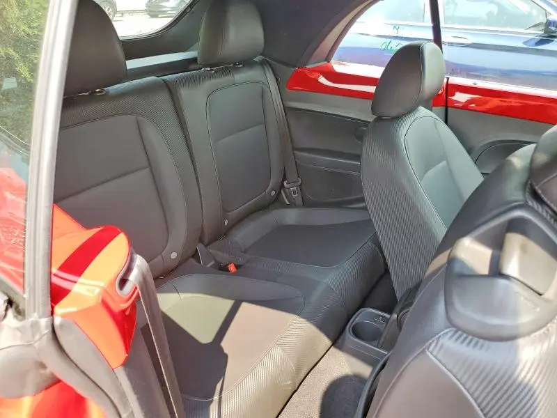 2016 VOLKSWAGEN BEETLE S/SE  