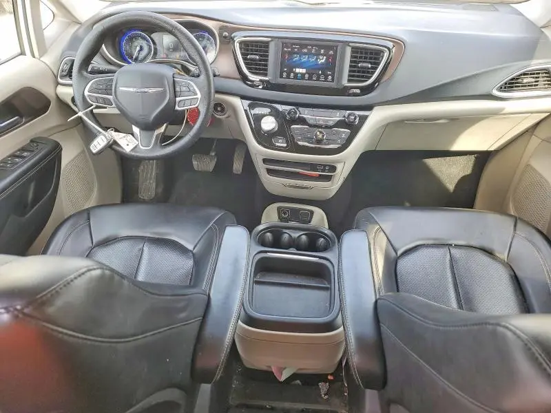 2020 CHRYSLER VOYAGER LXI  