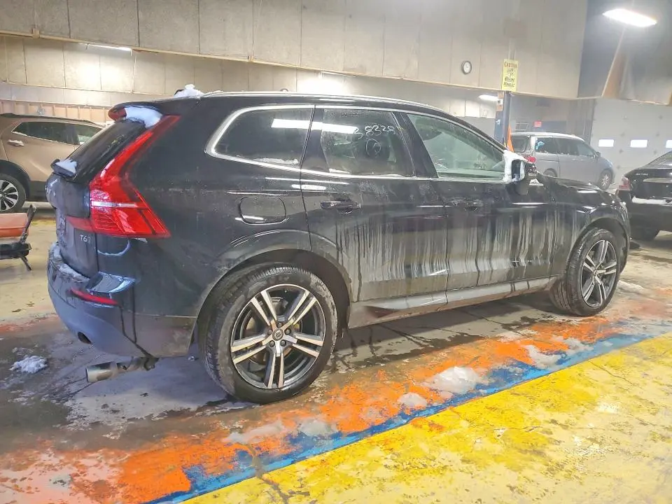 2019 VOLVO XC60 T6 MOMENTUM  