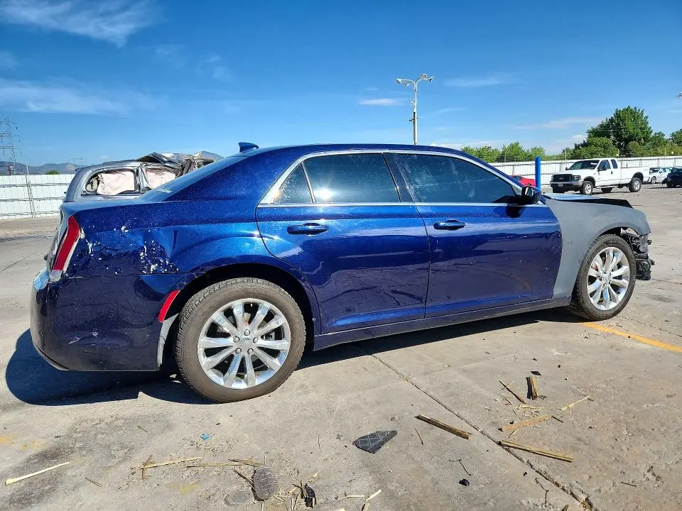 2017 CHRYSLER 300 LIMITED  