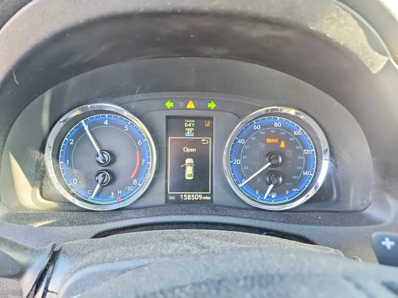 2017 TOYOTA COROLLA SE  