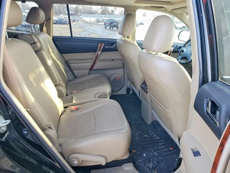 2013 TOYOTA HIGHLANDER LIMITED  