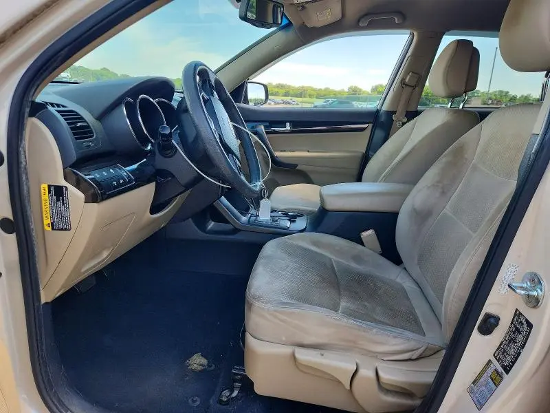 2011 KIA SORENTO LX  